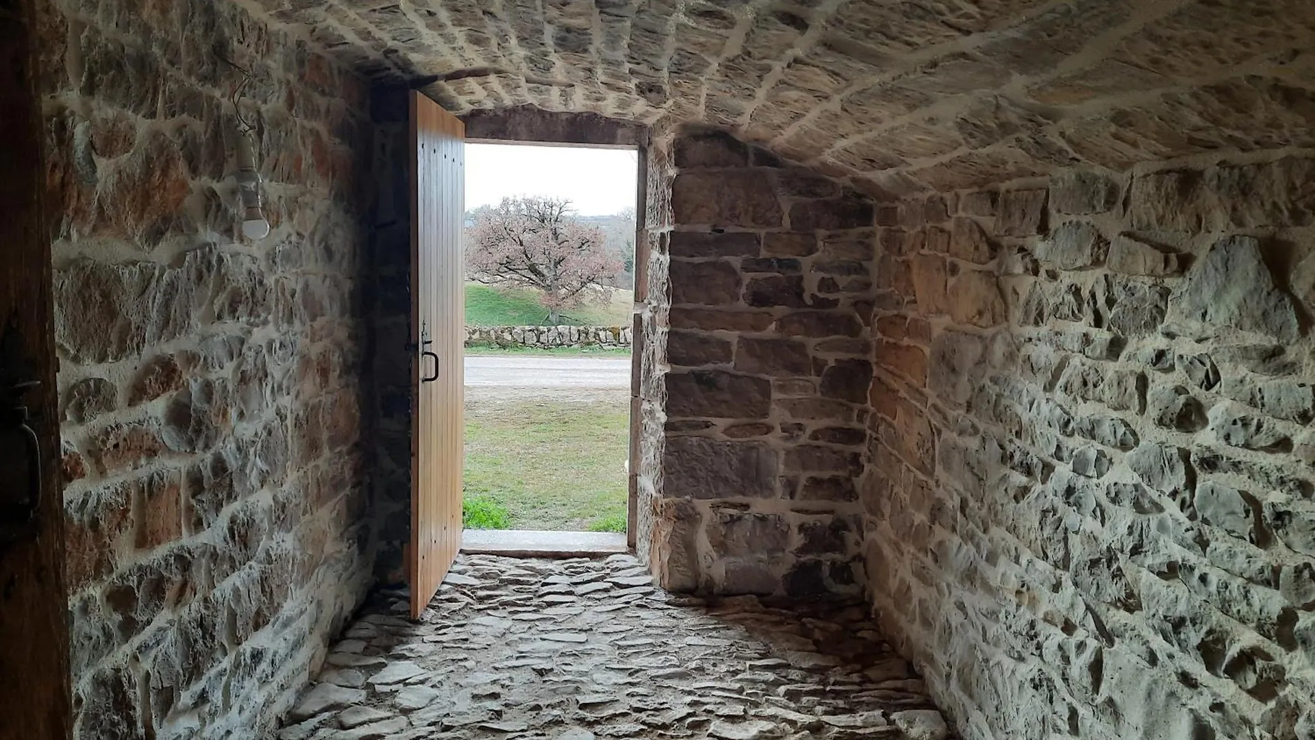 Gite Entre Causse Et Vallon: Renovated Barn Retreat in Aveyron Salles-la-Source 0*,  France